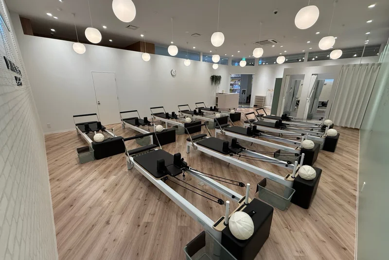 TSUTAYA Conditioning PILATES 高松サンシャイン通り店のピラティススタジオ全景
