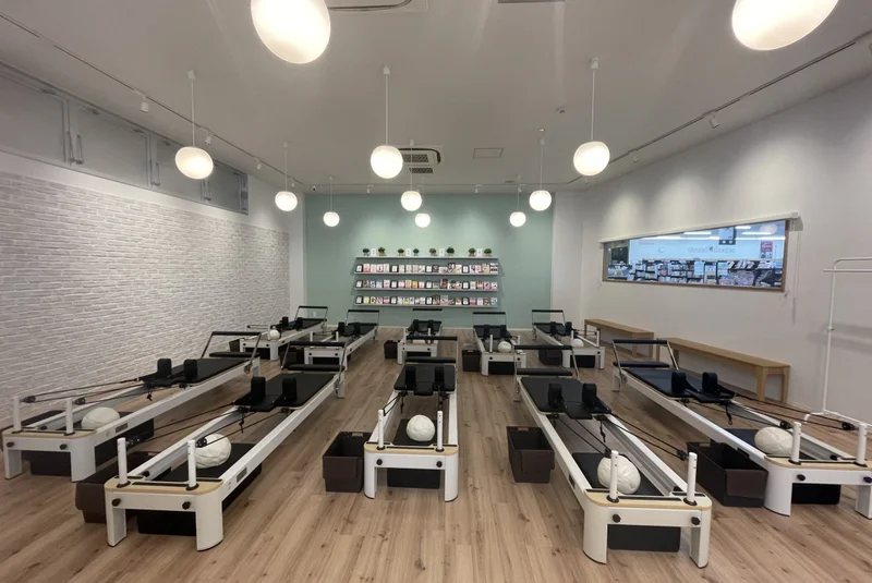 TSUTAYA Conditioning PILATES 作新学院前店のマシンピラティススタジオ（正面アングル）