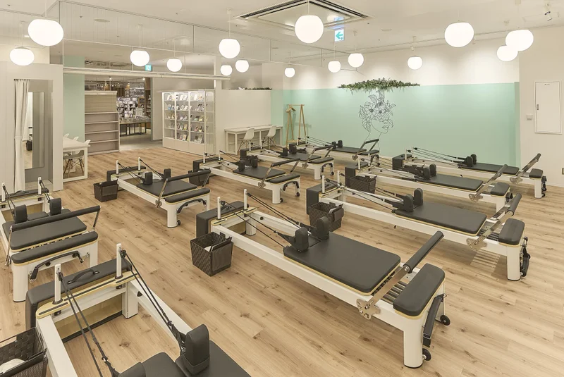 TSUTAYA Conditioning PILATES 川崎駅前店のピラティススタジオ全景