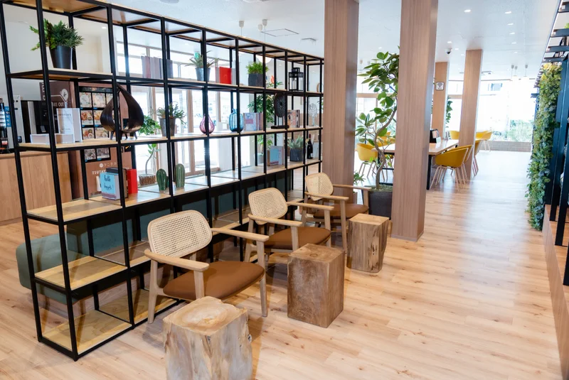 TSUTAYA Conditioning 三方原店のラウンジチェアスペース