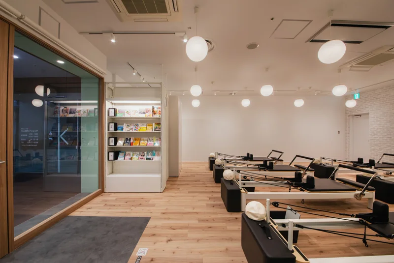 TSUTAYA Conditioning PILATES 新静岡セノバ店のブックラウンジ